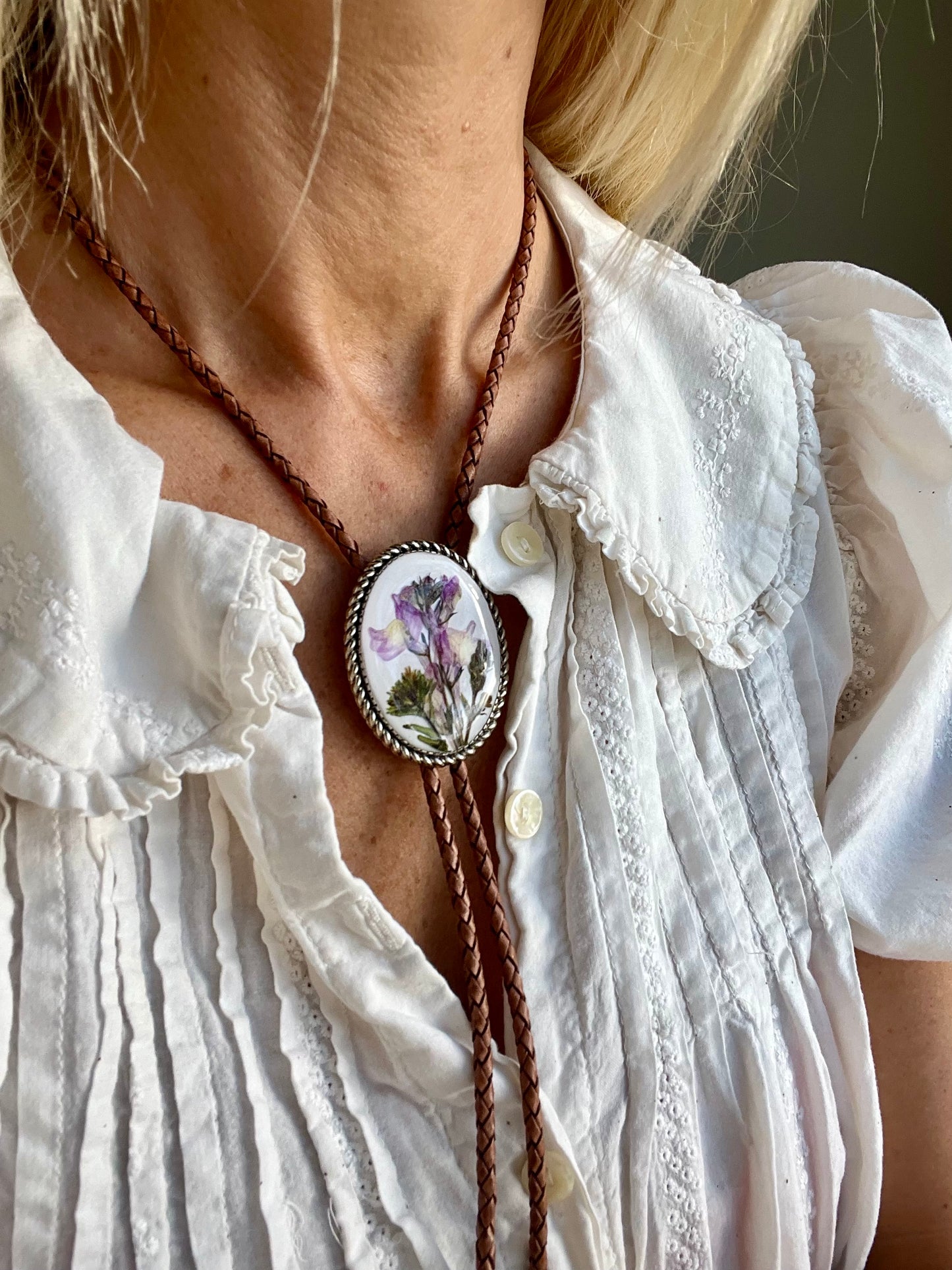 Wood Violet+Buckwheat Classic Oval Bolo Tie A