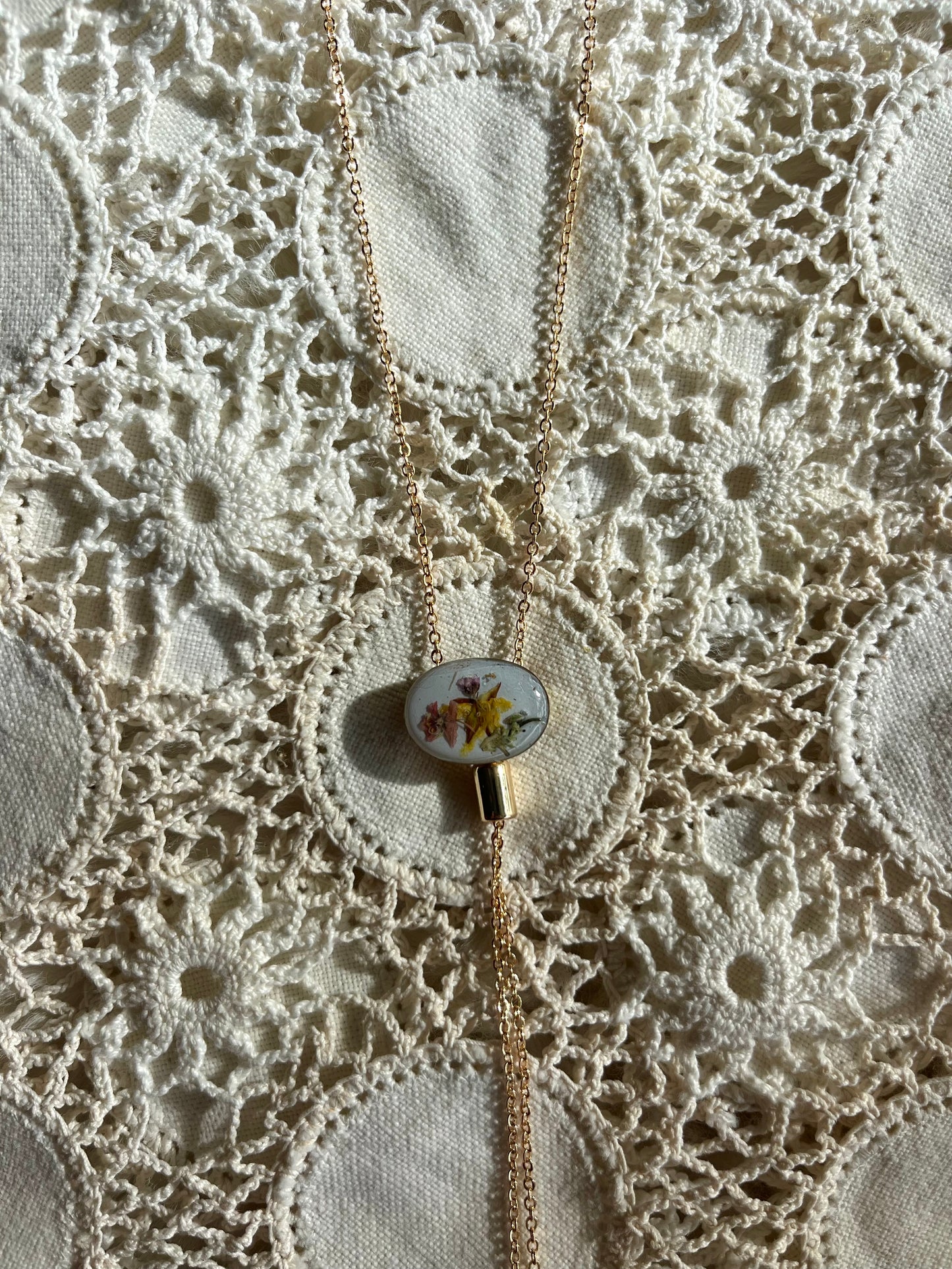 Dainty Bolo - wildflower medley on sky